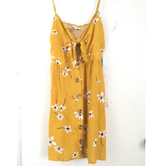 Dresses & Skirts - Cute daisy dress